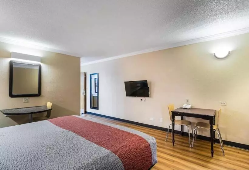 Deluxe-huone King-vuode, Motel 6libertyville, Il