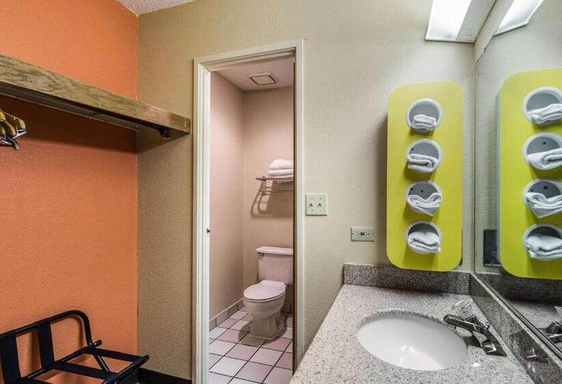 חדר דלוקס, Motel 6libertyville, Il