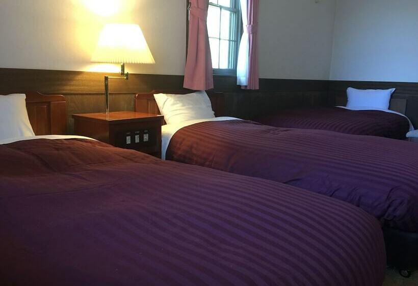 חדר סטנדרט לארבעה, Shirakabako Sakaeen