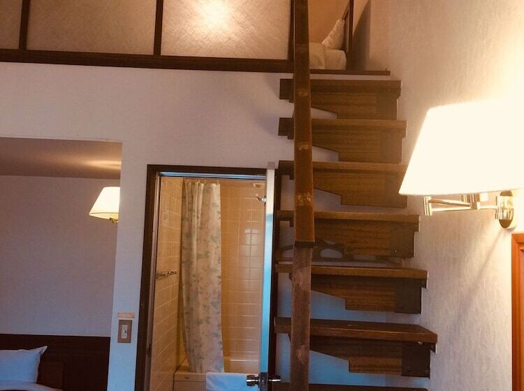 חדר סטנדרט לארבעה, Shirakabako Sakaeen