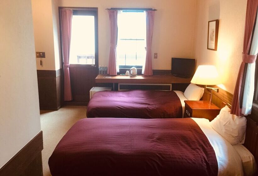 חדר סטנדרט לארבעה, Shirakabako Sakaeen