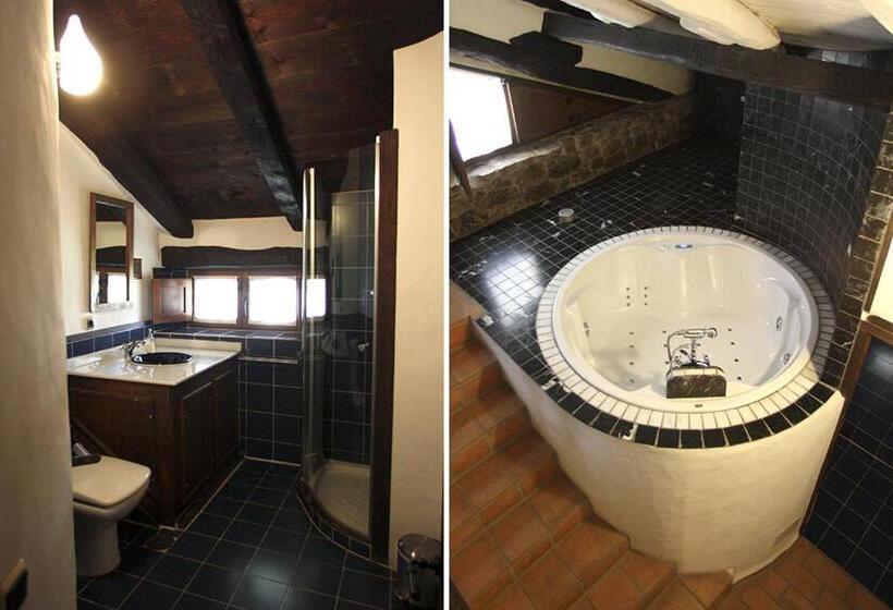 غرفة قياسية مزوَّدة بجاكوزي, Rural Llerau