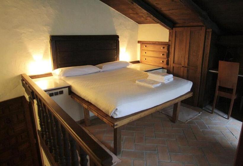 غرفة قياسية مزوَّدة بجاكوزي, Rural Llerau