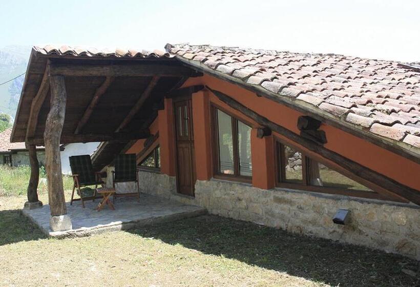 غرفة قياسية مزوَّدة بجاكوزي, Rural Llerau