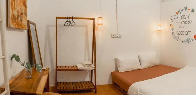 エコノミールーム, Sacred Lotus Vegan Café X Hostel