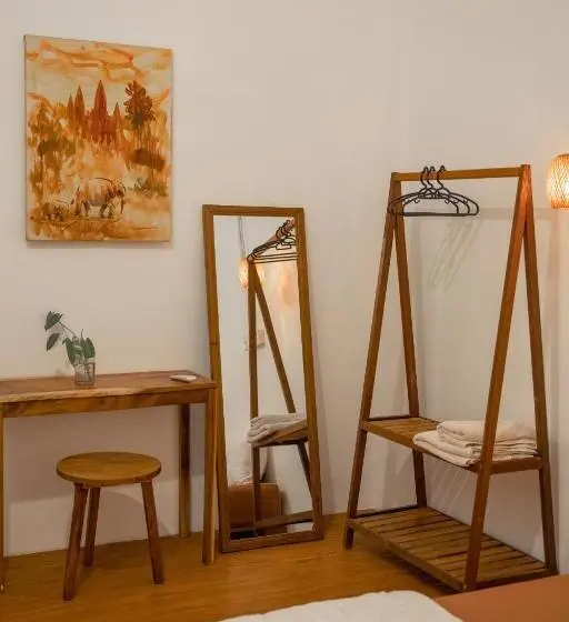 エコノミールーム, Sacred Lotus Vegan Café X Hostel