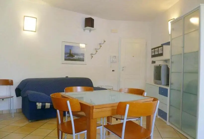 Huoneisto 2 Makuuhuonetta, Residence La Rotonda
