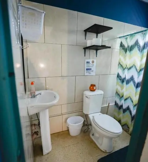 اتاق استاندارد با چشمانداز باغ, Hostal & Café Travelers