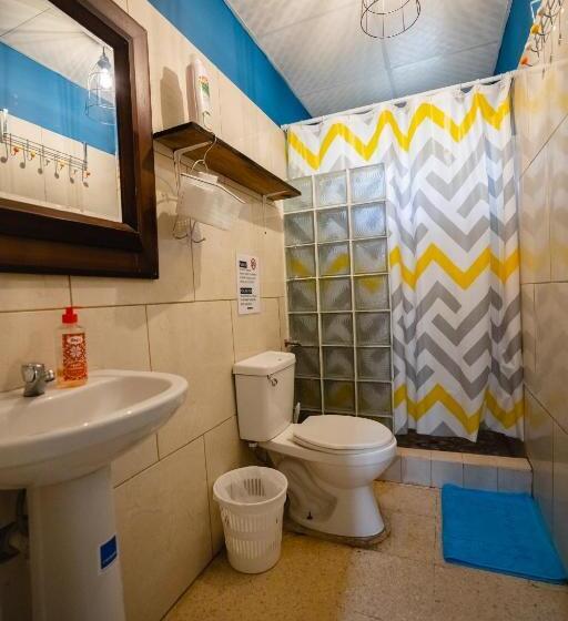 غرفة قياسية, Hostal & Café Travelers