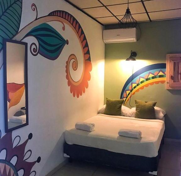 غرفة قياسية, Hostal & Café Travelers