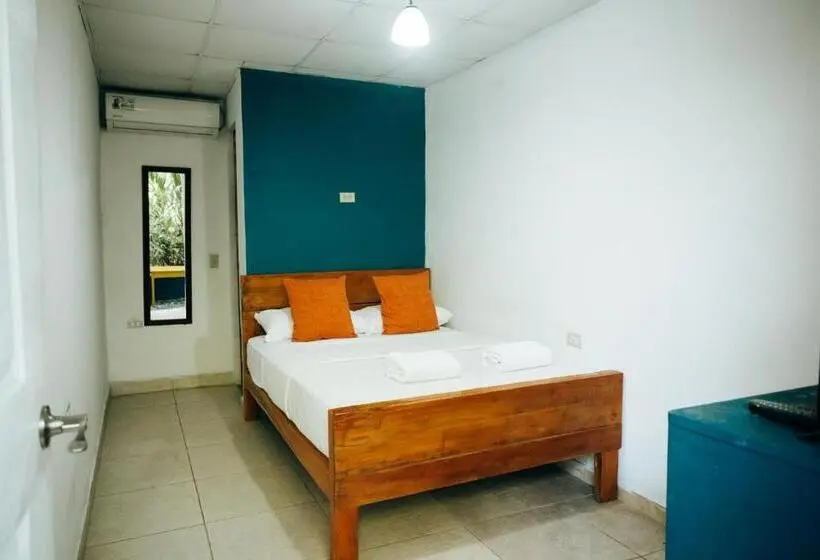 اتاق استاندارد با تراس, Hostal & Café Travelers