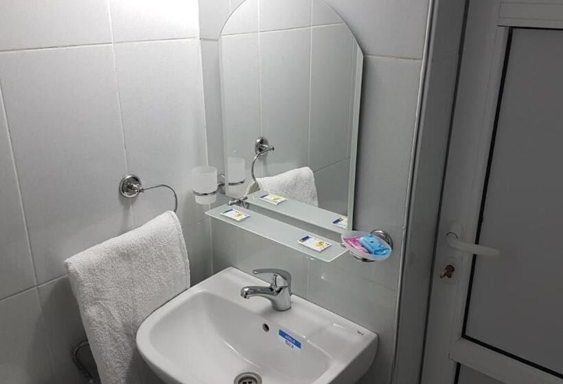 اتاق استاندارد یک نفره, Nice 06