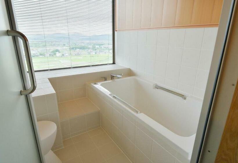 جناح, The Chelsea Breath