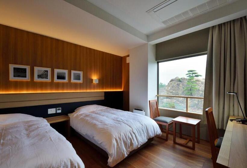 غرفة قياسية, The Chelsea Breath