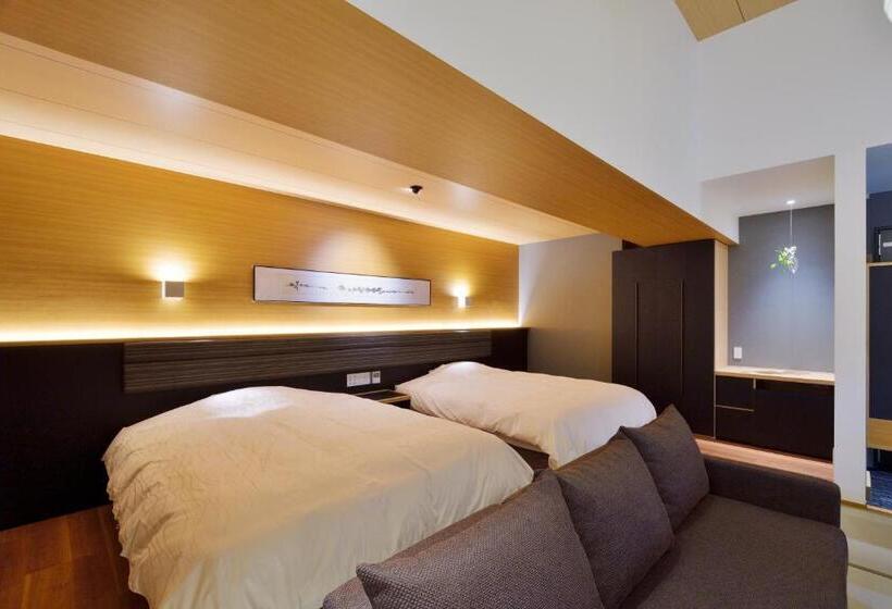 جناح, The Chelsea Breath