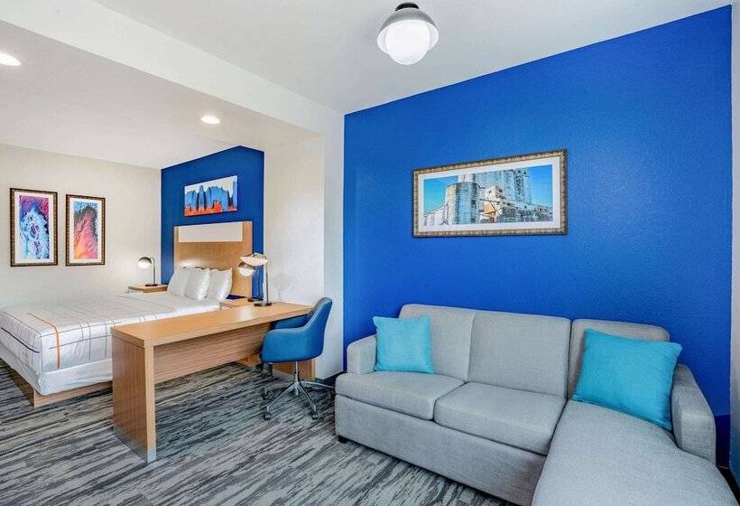 Номер Superior, La Quinta Inn & Suites Katy Mills By Wyndham Katy