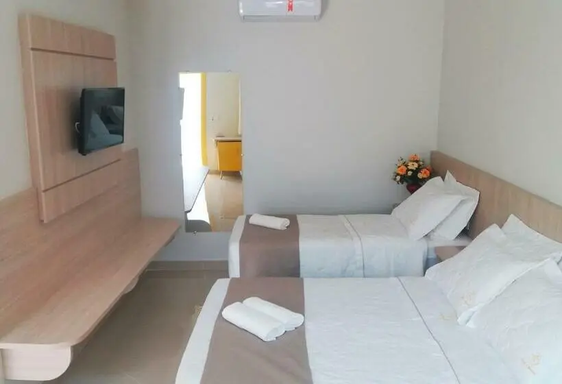 スタンダード４人部屋, Pousada Família De Nazaré