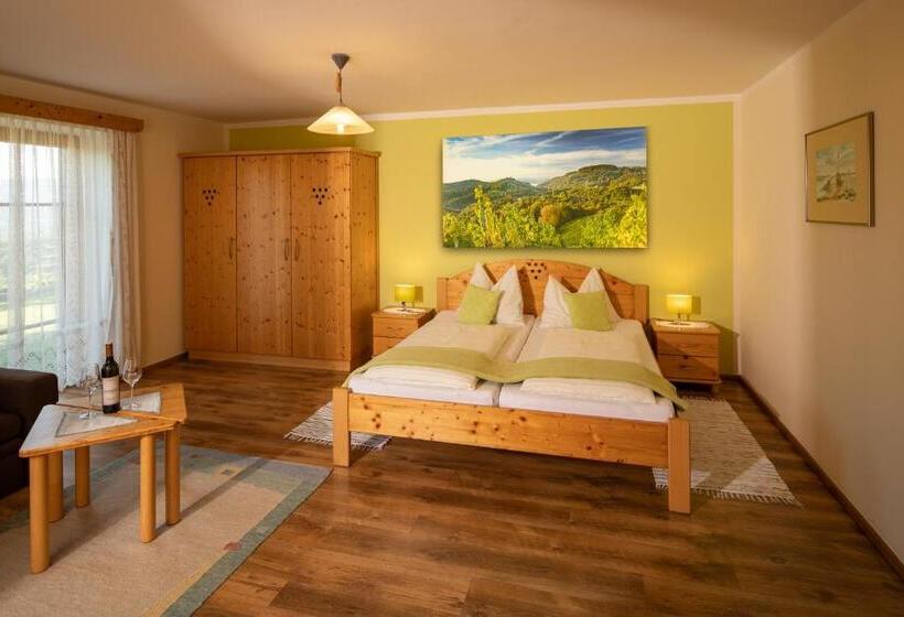 اتاق استاندارد چهار تخته, Familienweingut Oberer Germuth