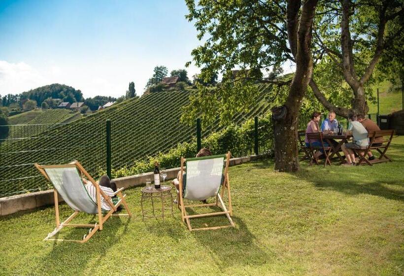 اتاق استاندارد سه تخته با چشم‌انداز باغ, Familienweingut Oberer Germuth