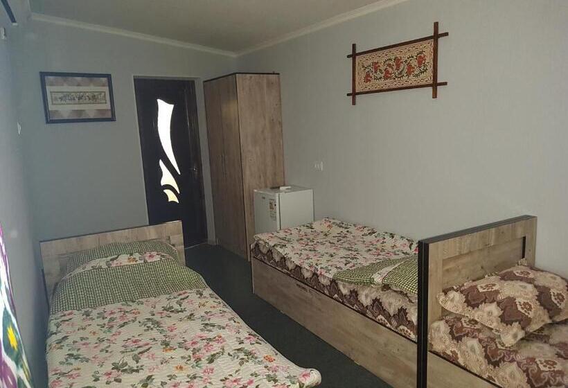 スタンダードトリプルルーム, Guest House Ibrohim حلال
