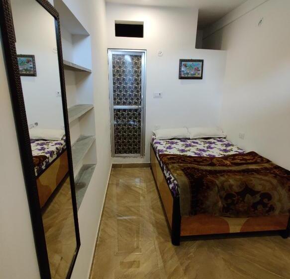 Номер Economy, Varah Square Guest House