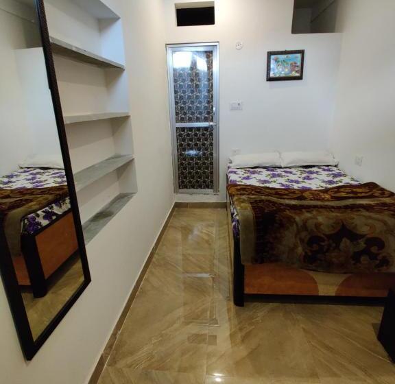 Номер Economy, Varah Square Guest House