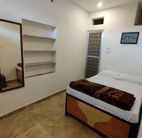 Номер Economy, Varah Square Guest House