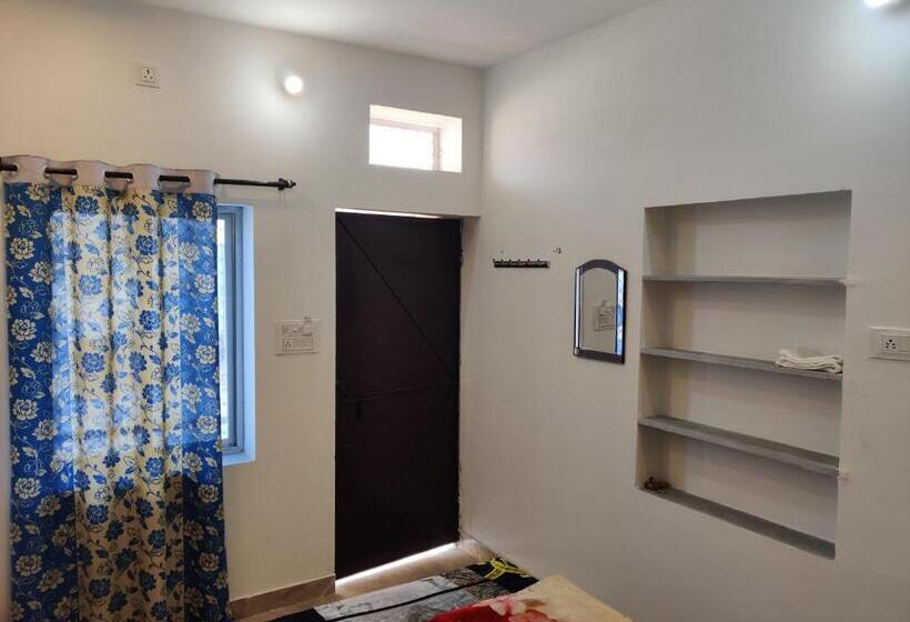 Номер Deluxe, Varah Square Guest House