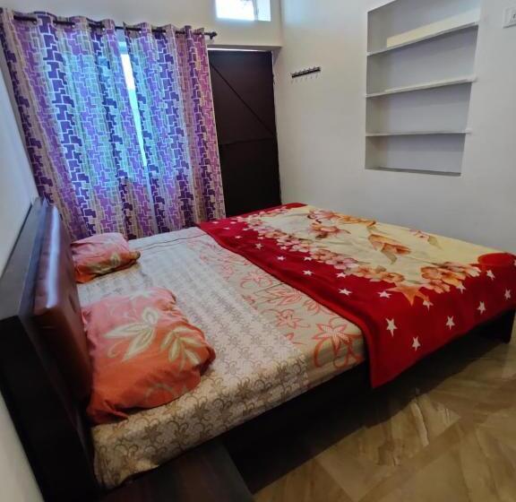 豪华房间, Varah Square Guest House