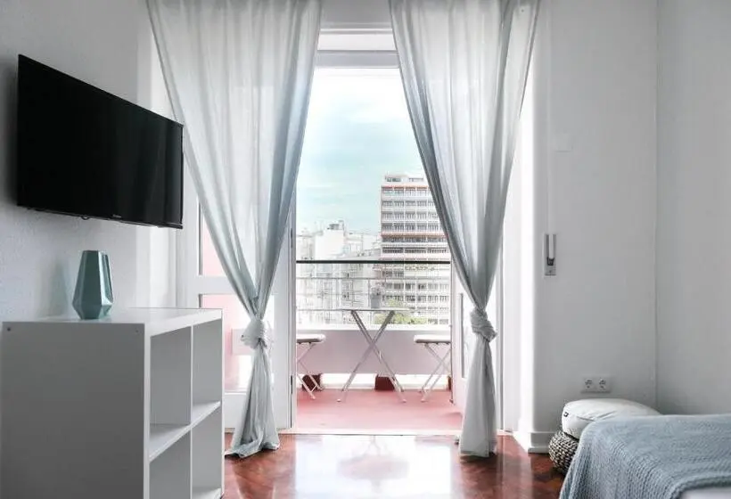 اتاق استاندارد یک تخته با بالکن, 4u Lisbon Suites & Guesthouse Vii Airport