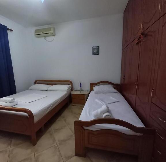 اتاق استاندارد با سرویس بهداشتی مشترک, Guesthousemantho