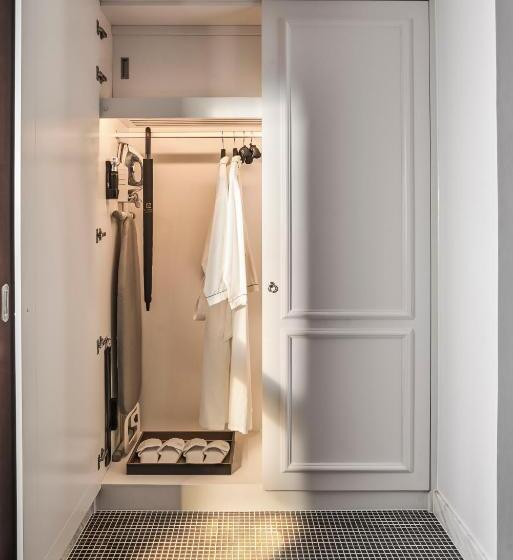 اتاق کلاب, Mai House Saigon