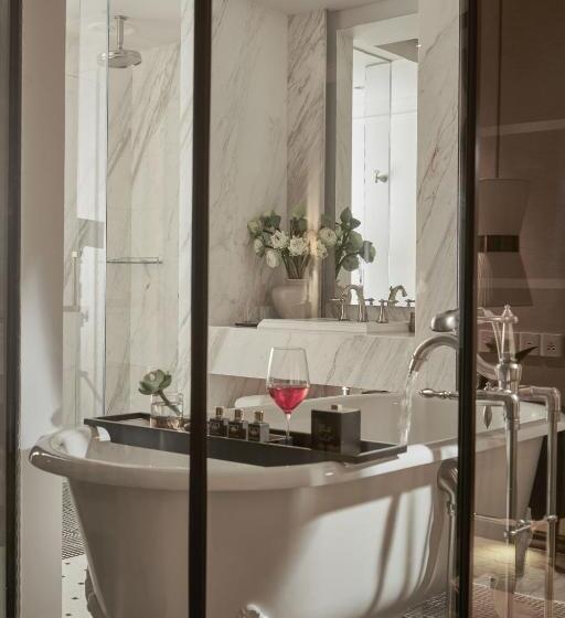 اتاق کلاب, Mai House Saigon