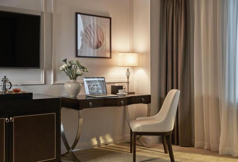 اتاق کلاب, Mai House Saigon