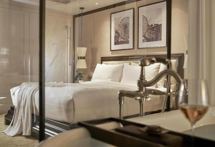 اتاق کلاب, Mai House Saigon