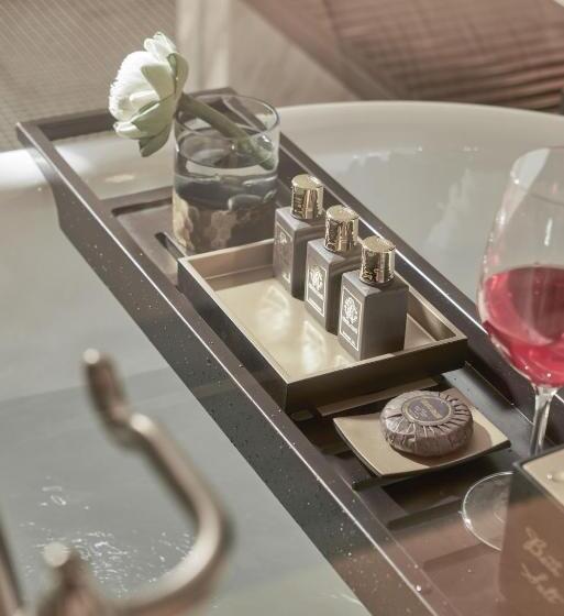 سوییت جونیور, Mai House Saigon