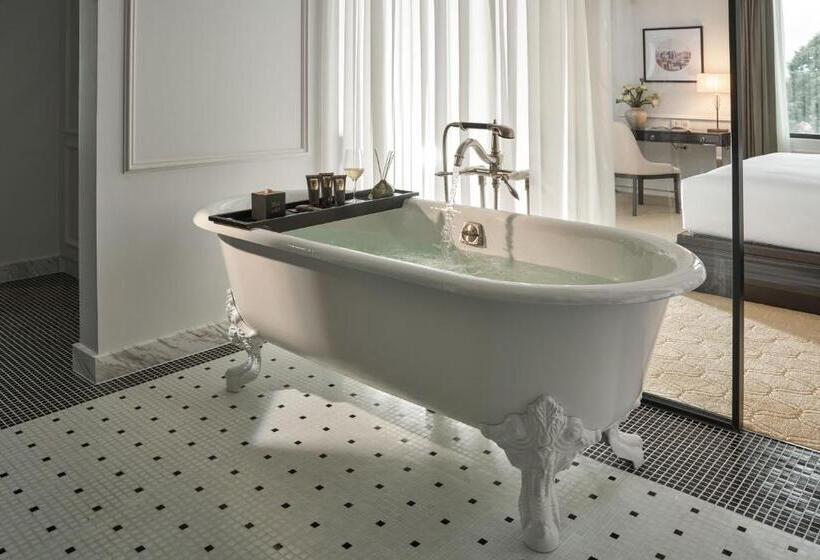 سوییت جونیور, Mai House Saigon