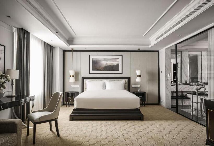 سوییت جونیور, Mai House Saigon