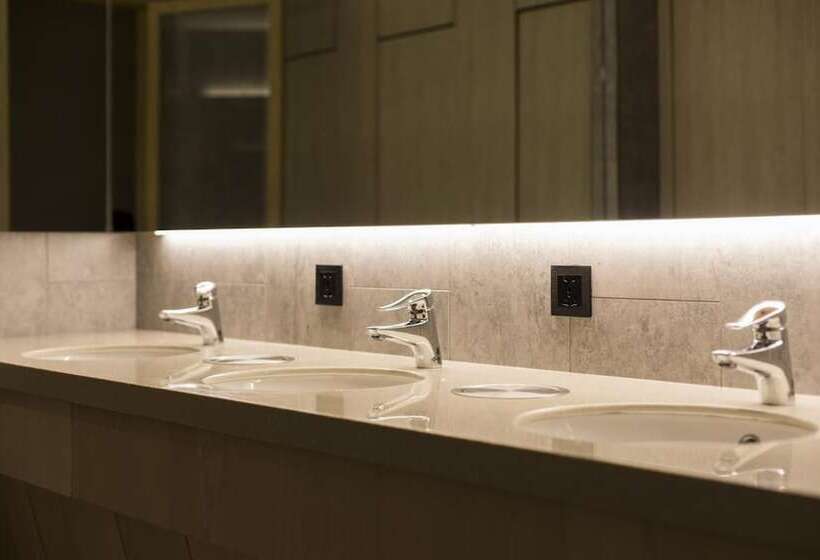 تختخواب در اتاق مشترک, Meander 1948