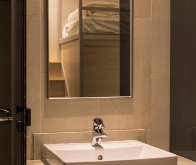 اتاق استاندارد چهار تخته, Meander 1948