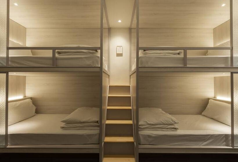 اتاق استاندارد چهار تخته, Meander 1948