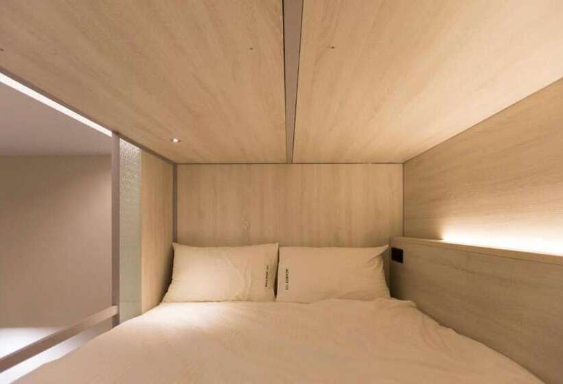 اتاق خانوادگی, Meander 1948