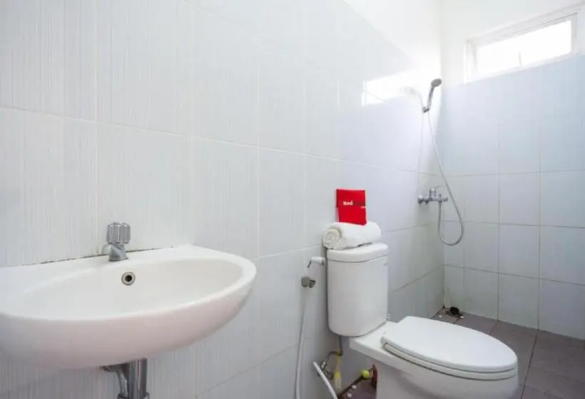 エコノミールーム, Reddoorz Plus Near Siloam Karawaci