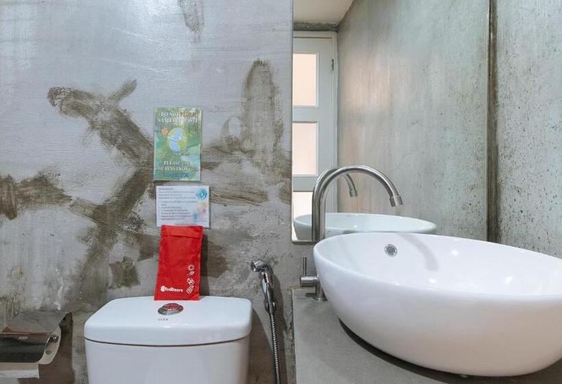 Номер Стандарт, Reddoorz Plus Near St Lukes Bgc