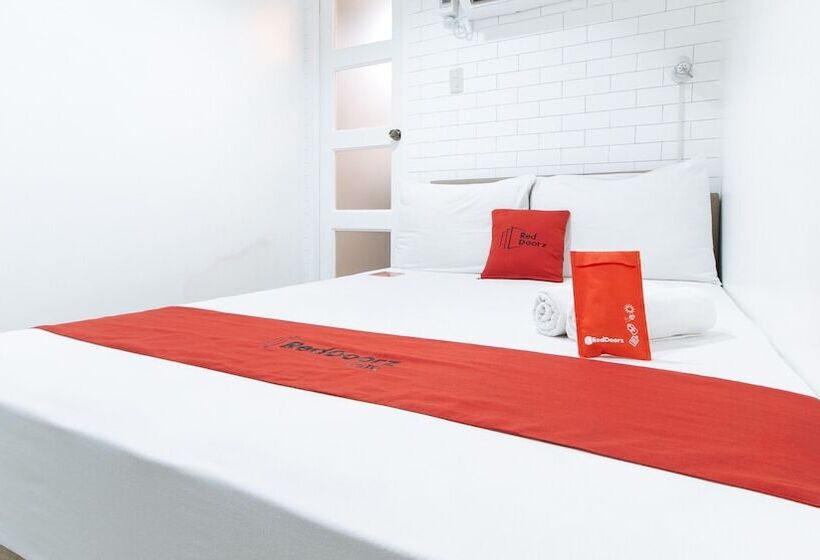 Номер Стандарт, Reddoorz Plus Near St Lukes Bgc