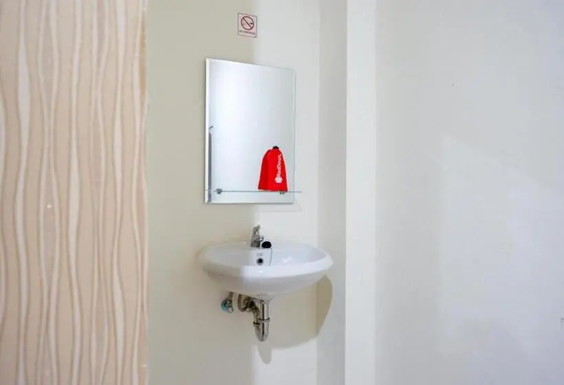 スタンダードルーム, Reddoorz Near Living Plaza Purwokerto