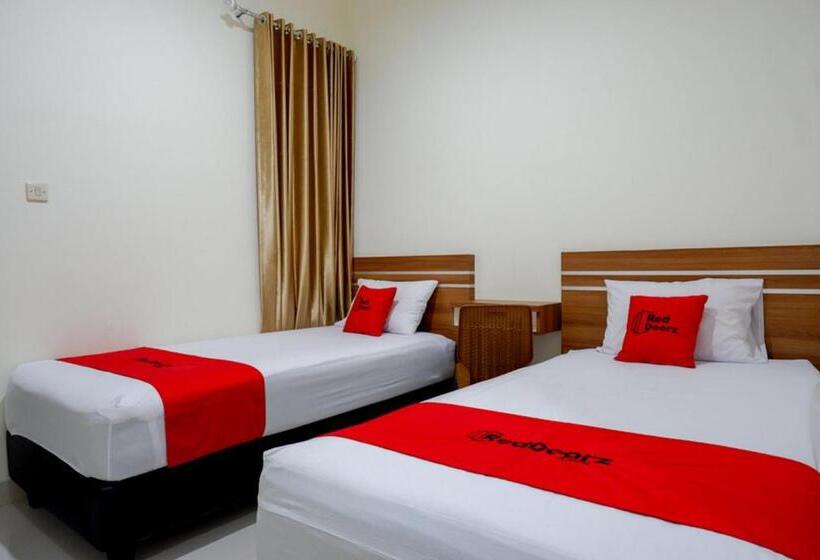 스탠다드 룸, Reddoorz Near Living Plaza Purwokerto