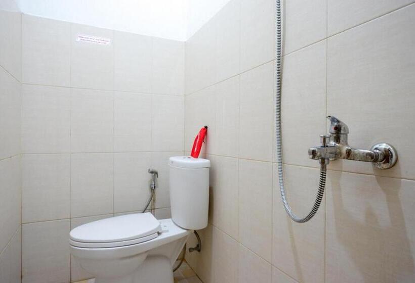 Семейный Номер, Reddoorz Near Living Plaza Purwokerto