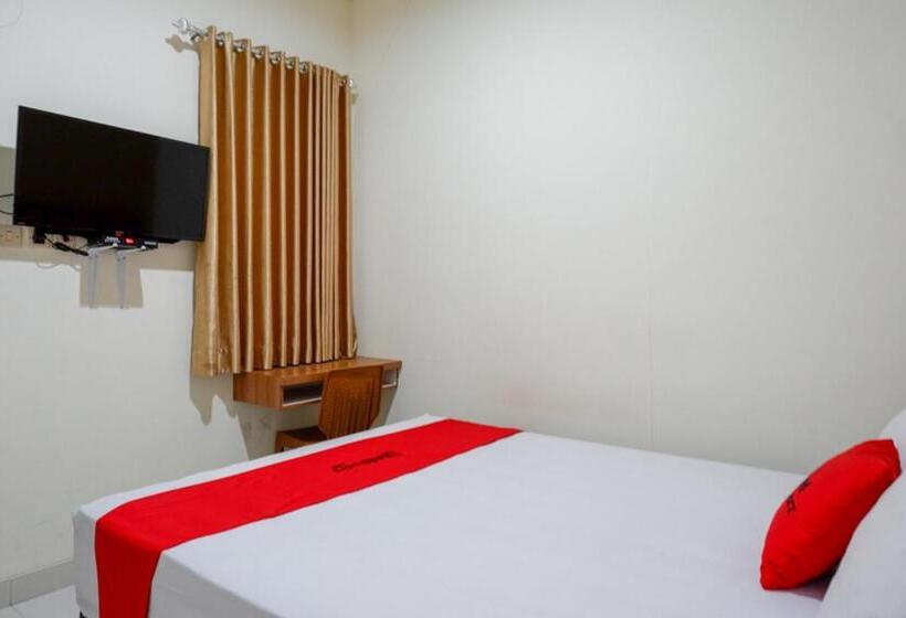Номер Economy, Reddoorz Near Living Plaza Purwokerto