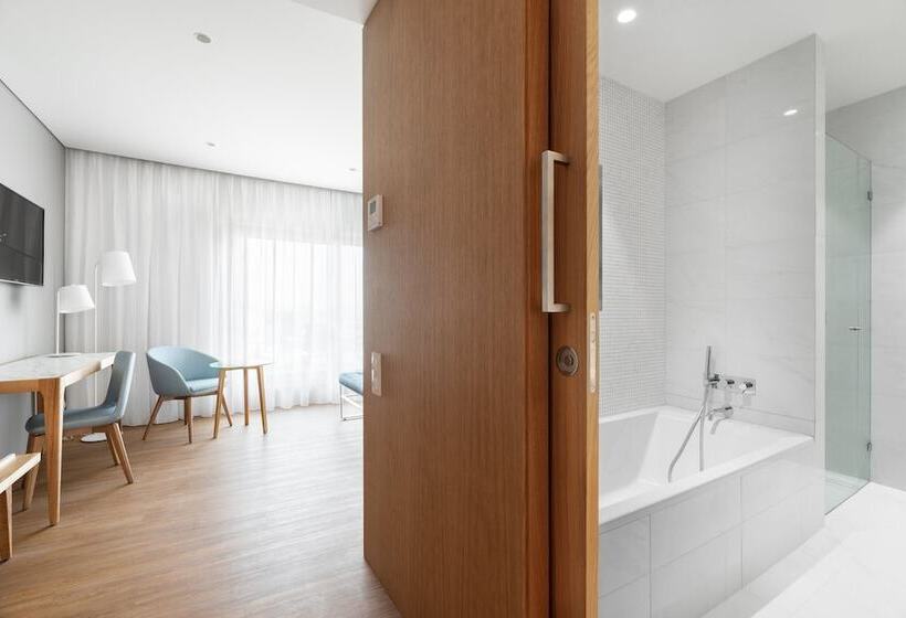 غرفة قياسية ثلاثية, Eurostars Matosinhos